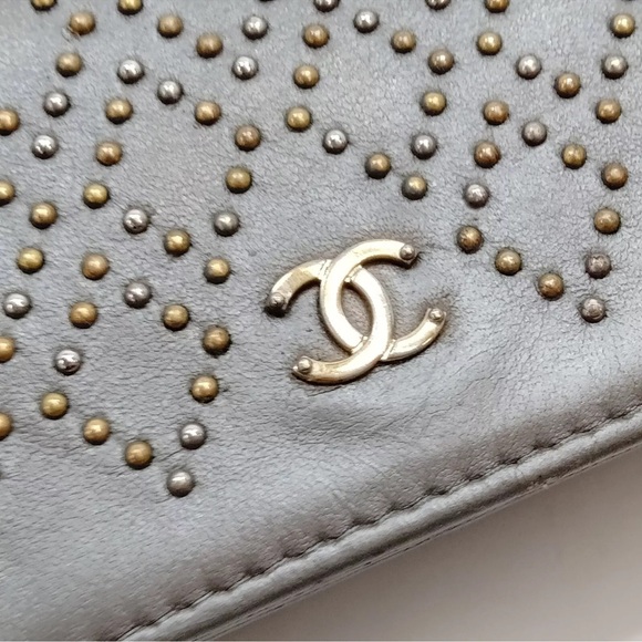 CHANEL STUDDED LEATHER WOC Shoulder/Crossbody Bag GHW - Picture 9 of 12